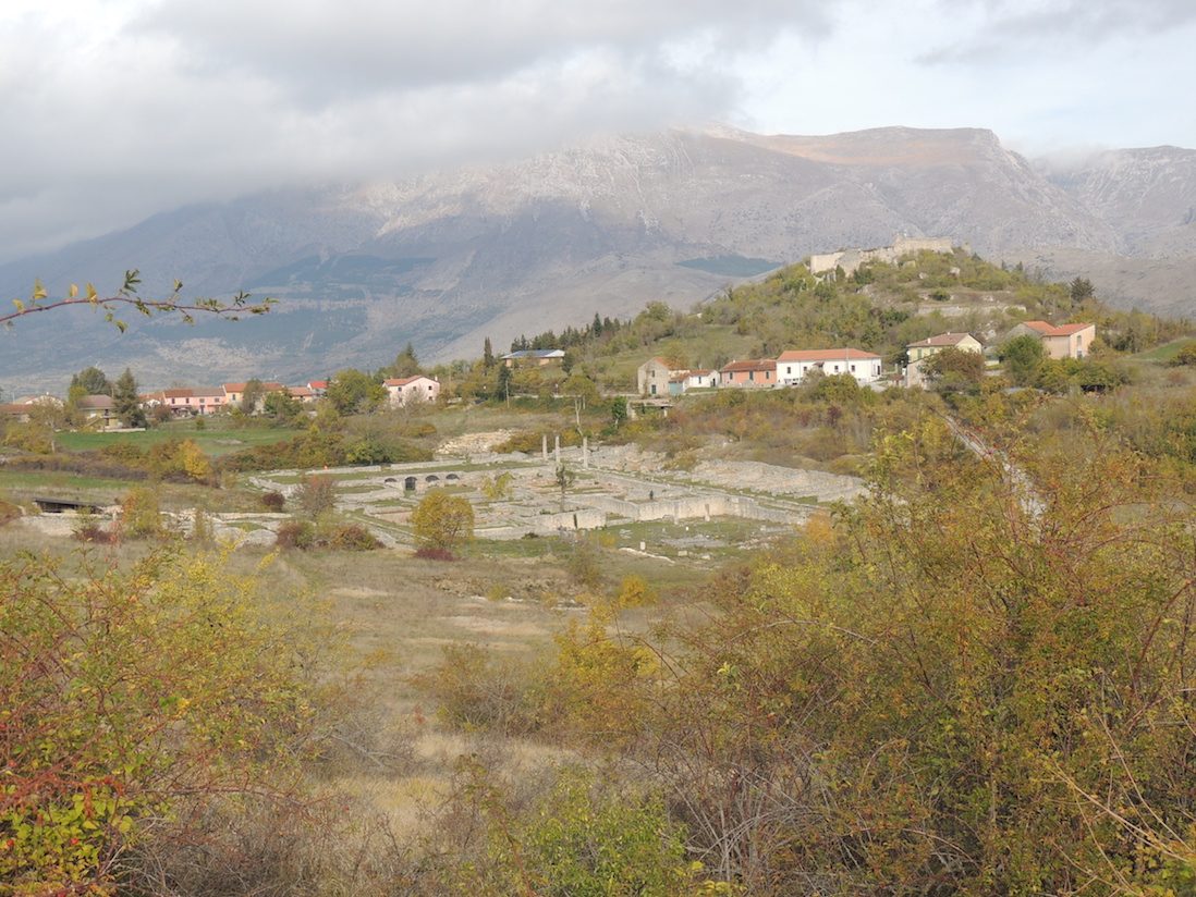 Baths of Alba Fucens-01.JPG